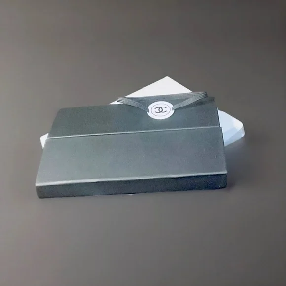 Chanel La Collection Red and White Stationery Set - Picture 5 of 6